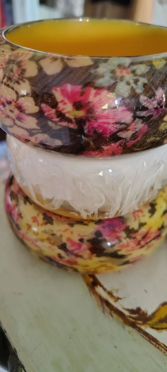 Pulseiras Vintage em acrílico  - Foto 2