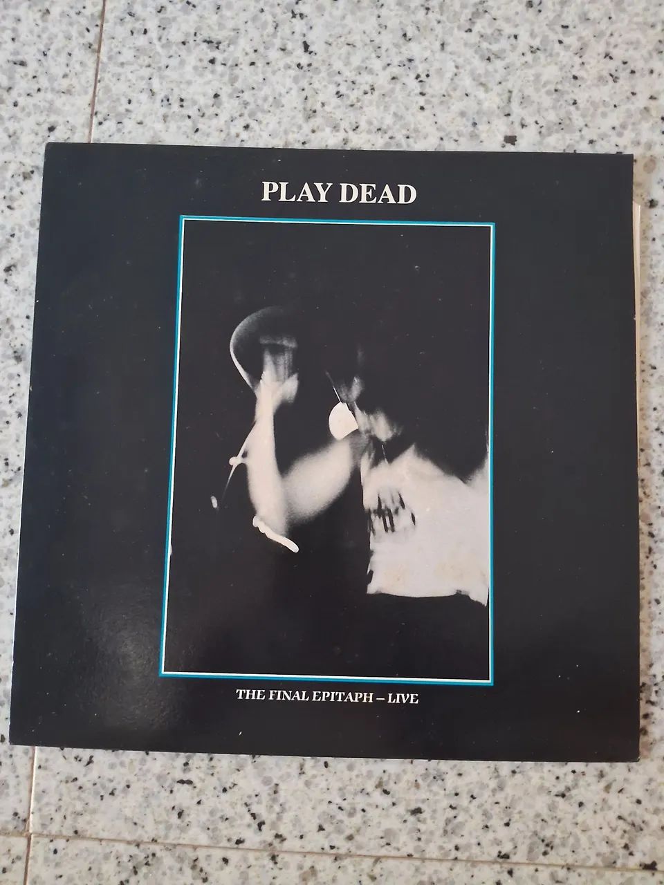 Disco de vinil LP Play Dead - The Final Epitaph - Live (Importado)