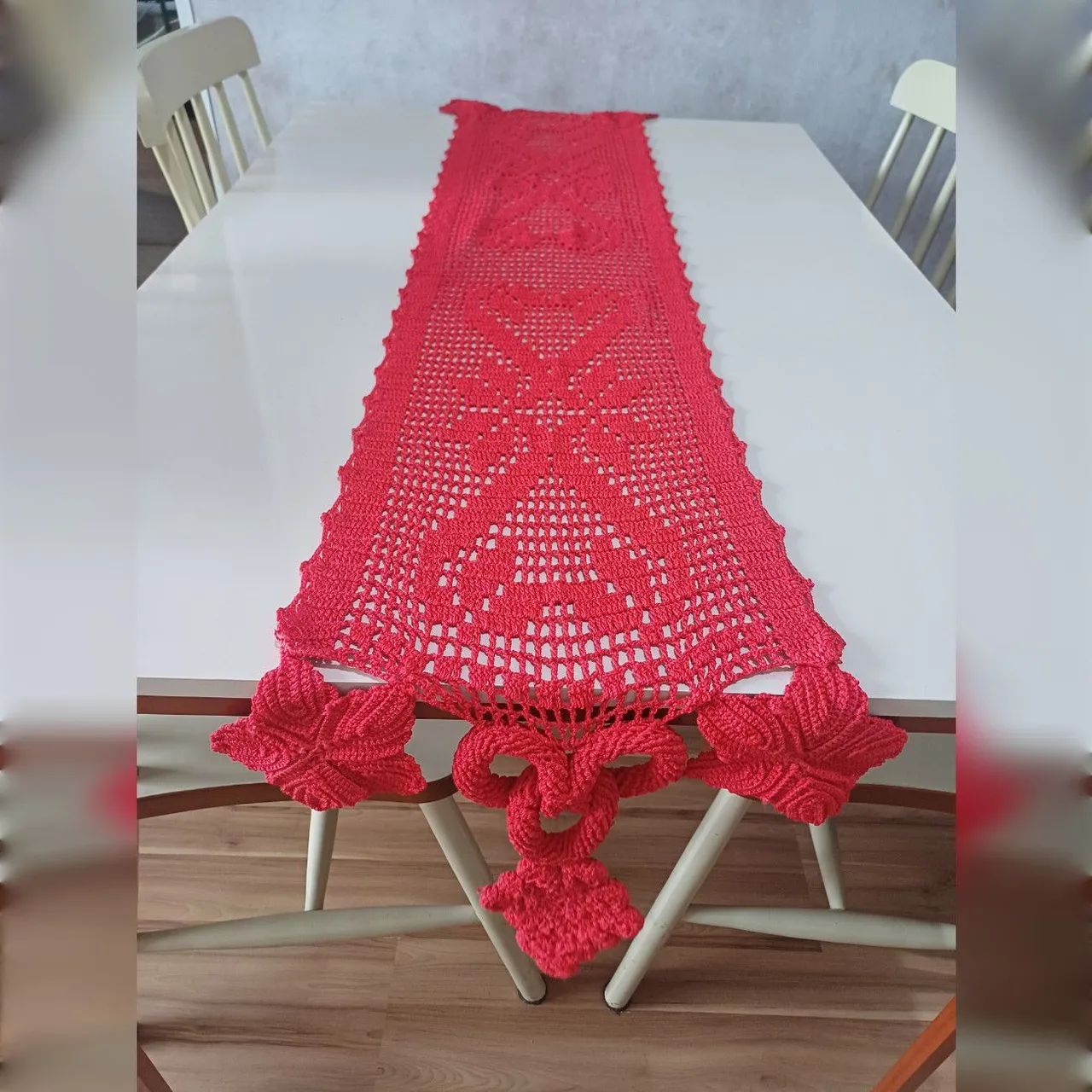 Caminho de Mesa Crochê Vermelho 