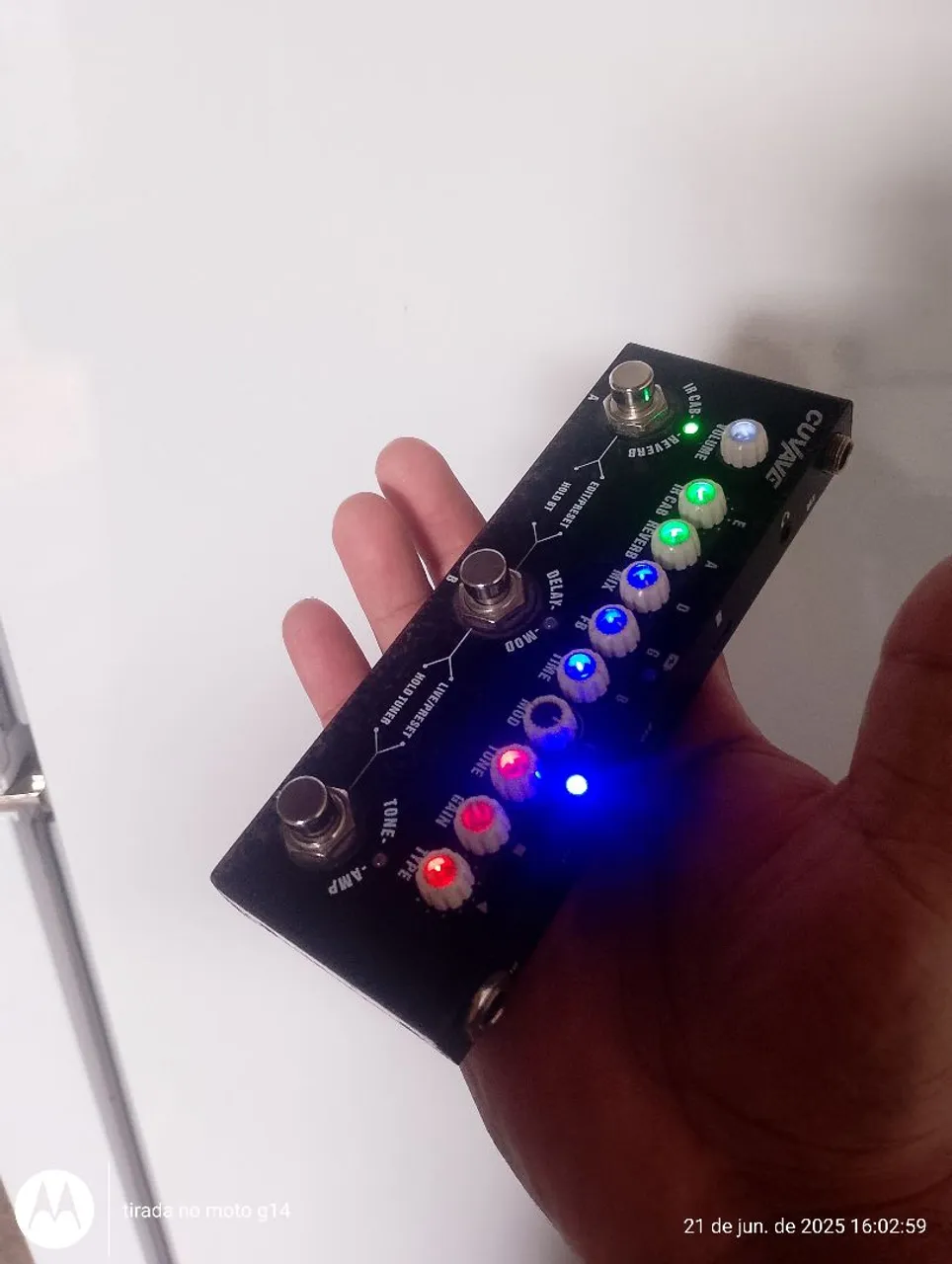 Pedal de Guitarra Multi-Efeitos CUVAVE