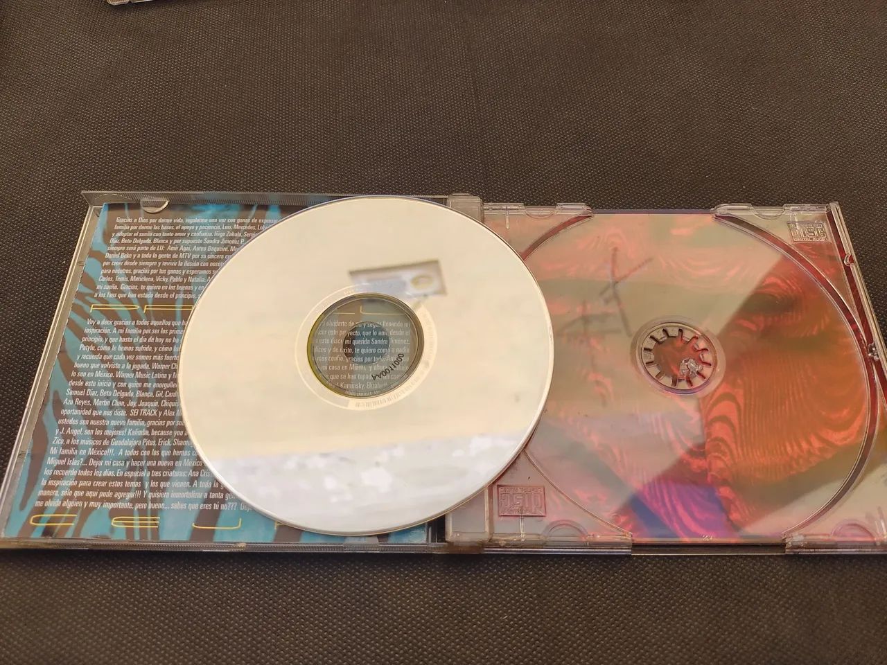 Cd da Lu, tema de Rebeldes, original, bom estado. - Foto 3