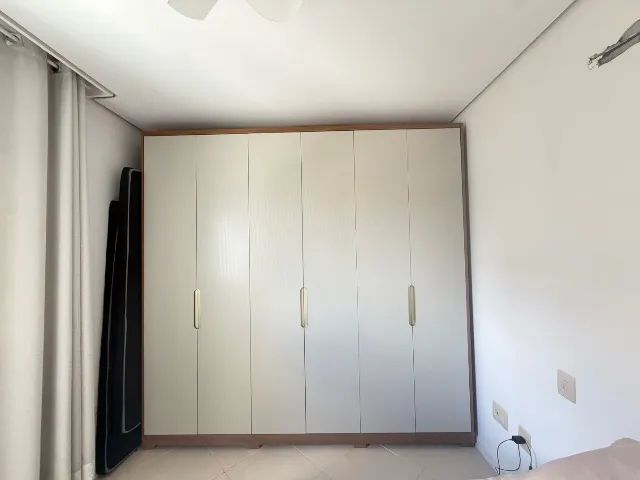 Guarda roupas 6 portas 