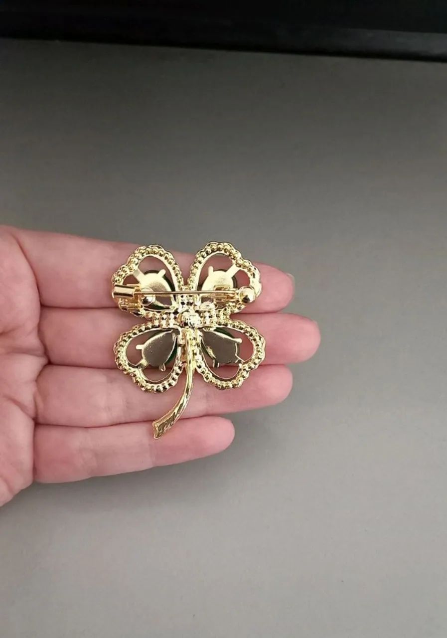 Broche de Trevo com Strass (novo) - Foto 5