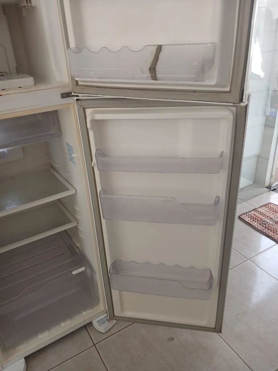 Vendo geladeira eletrolux 