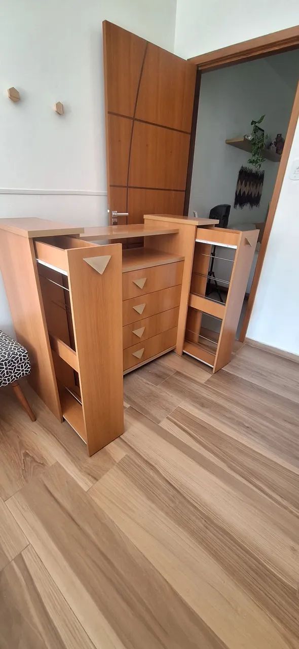 Excelente Cômoda com sapateiras laterais - Foto 4