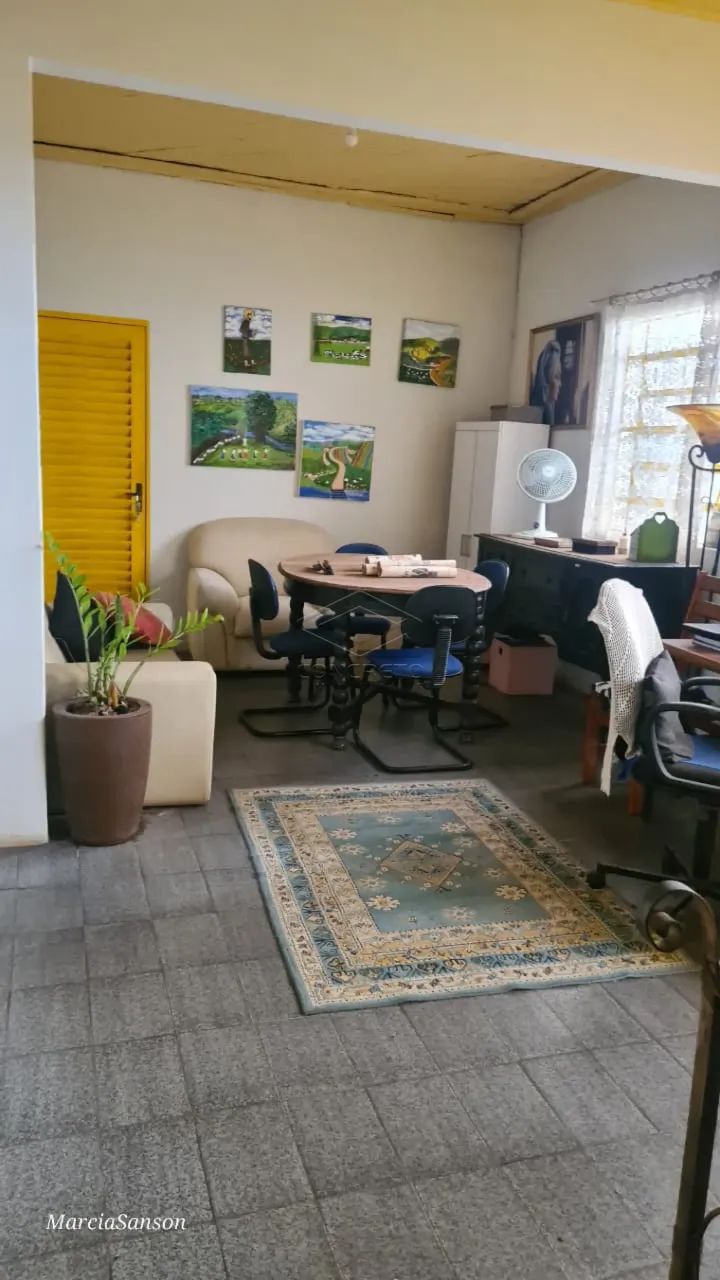 Casa com excelente localização e potencial para uso comercial. - Foto 4
