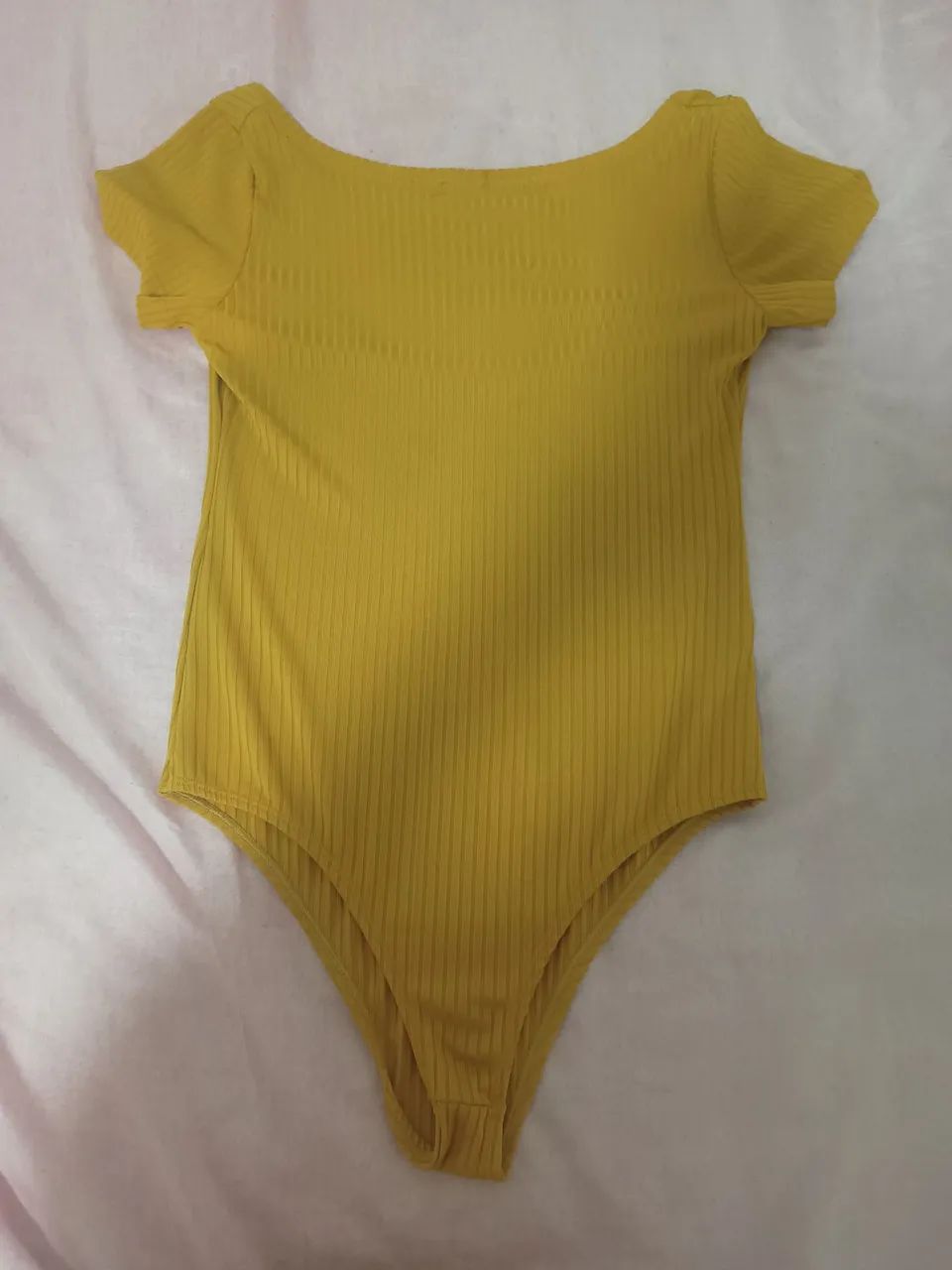 Body amarelo 