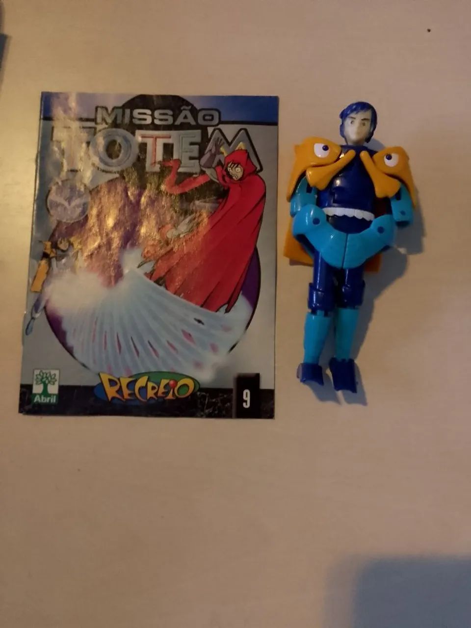 Gibi Missão Totem número 9 + boneco.