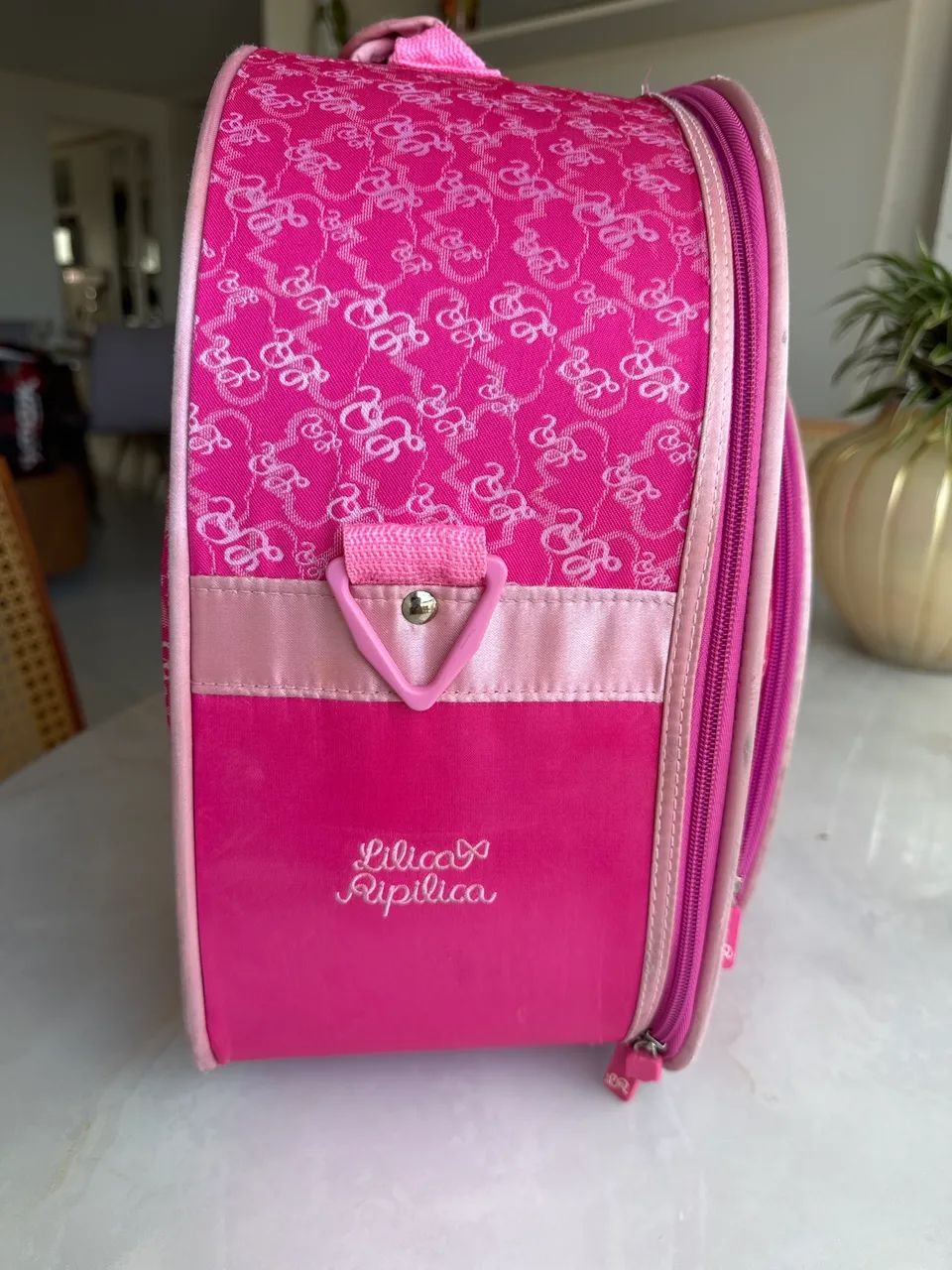 Vendo linda mala da Lilica Ripilica rosa, toda bordada  - Foto 2