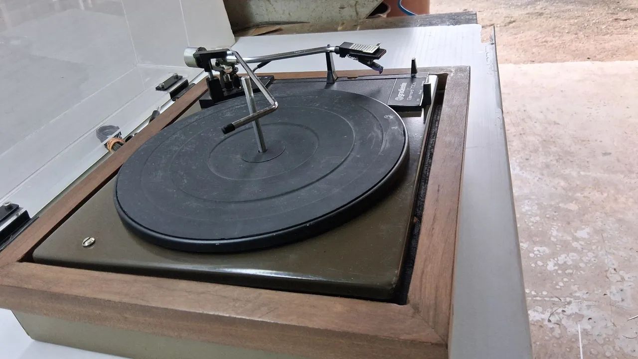 Toca disco gradiente garrard 730 S marrom  - Foto 3