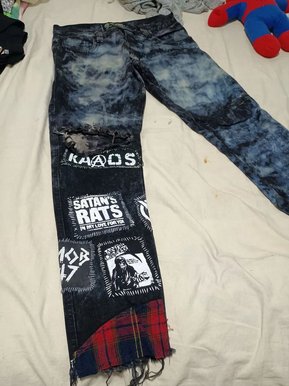 Calça Por Akazzo estilo punk