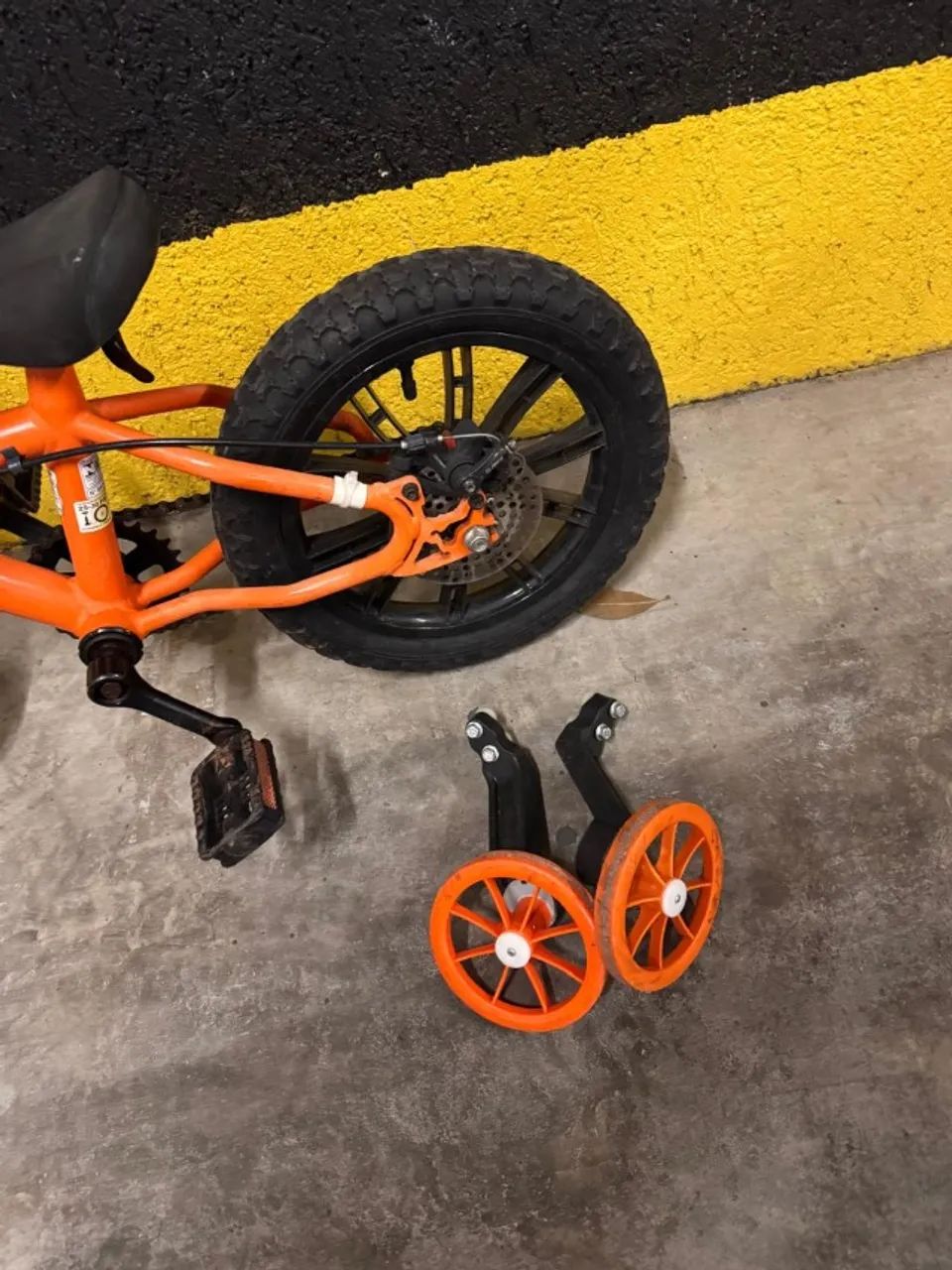 Bicicleta B-Twin aro 14 - Foto 3
