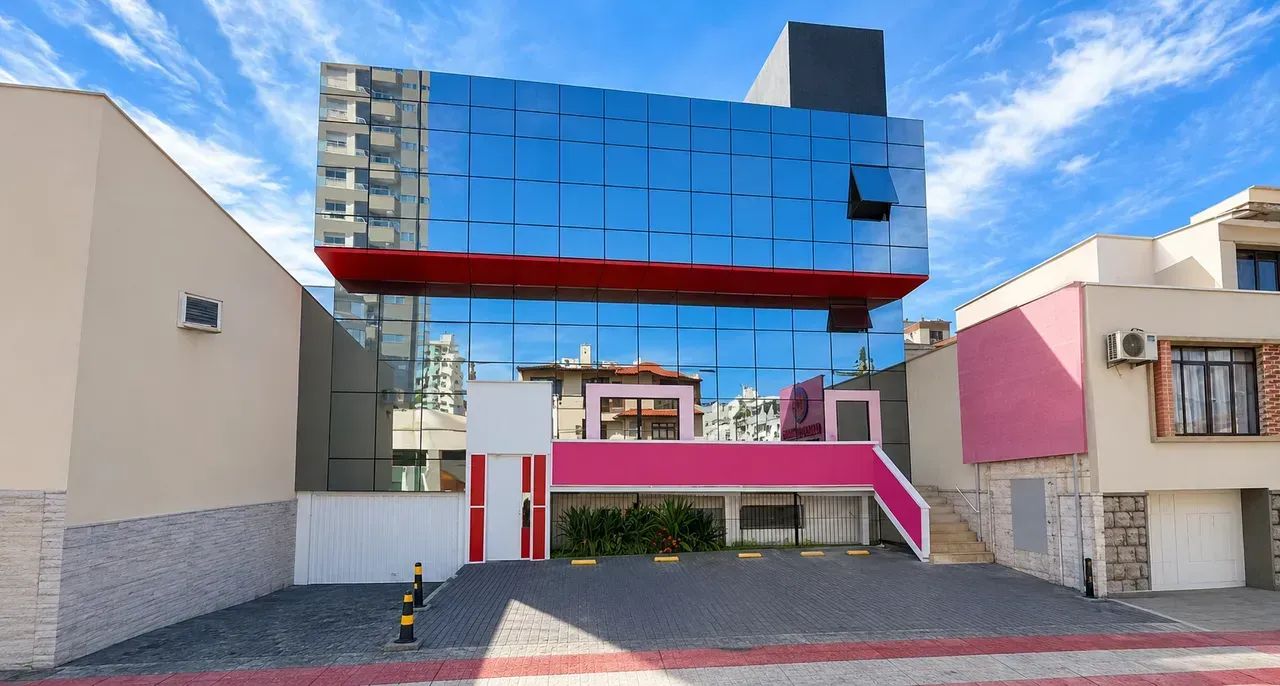 Imóvel para venda tem 542 metros quadrados com 9 quartos em Estreito - Florianópolis - SC