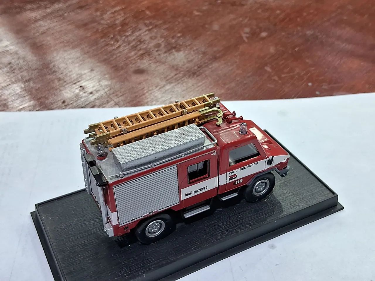 Miniaturas de caminhões modelos raros  - Foto 4