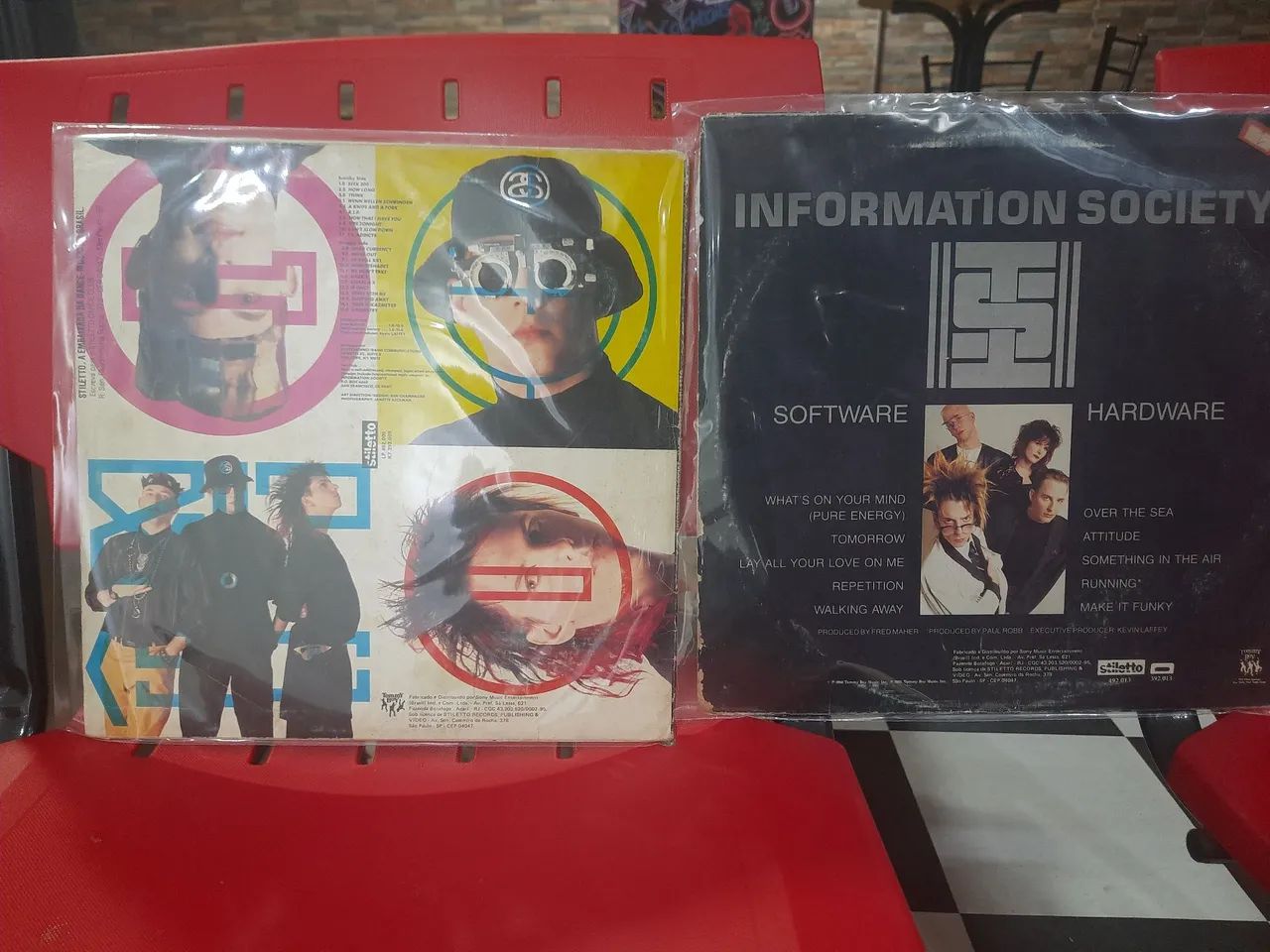 Vendo 02 discos/lps INFORMATION SOCIETY - Foto 2