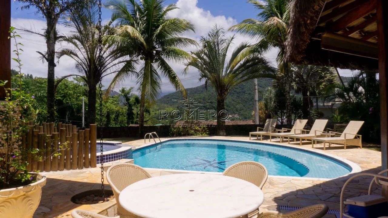 Casa com 5 quartos, Praia das Toninhas, Ubatuba - R$ 3.45 mi, Cod: 2009