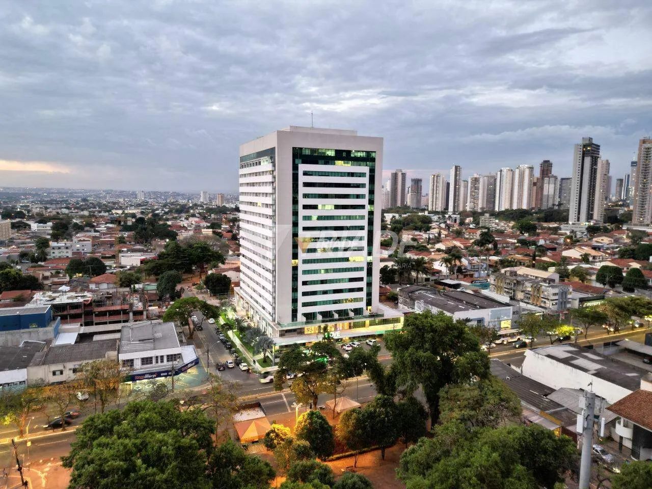 Sala com 25m², Ed. Inove - Jardim América - Foto 4