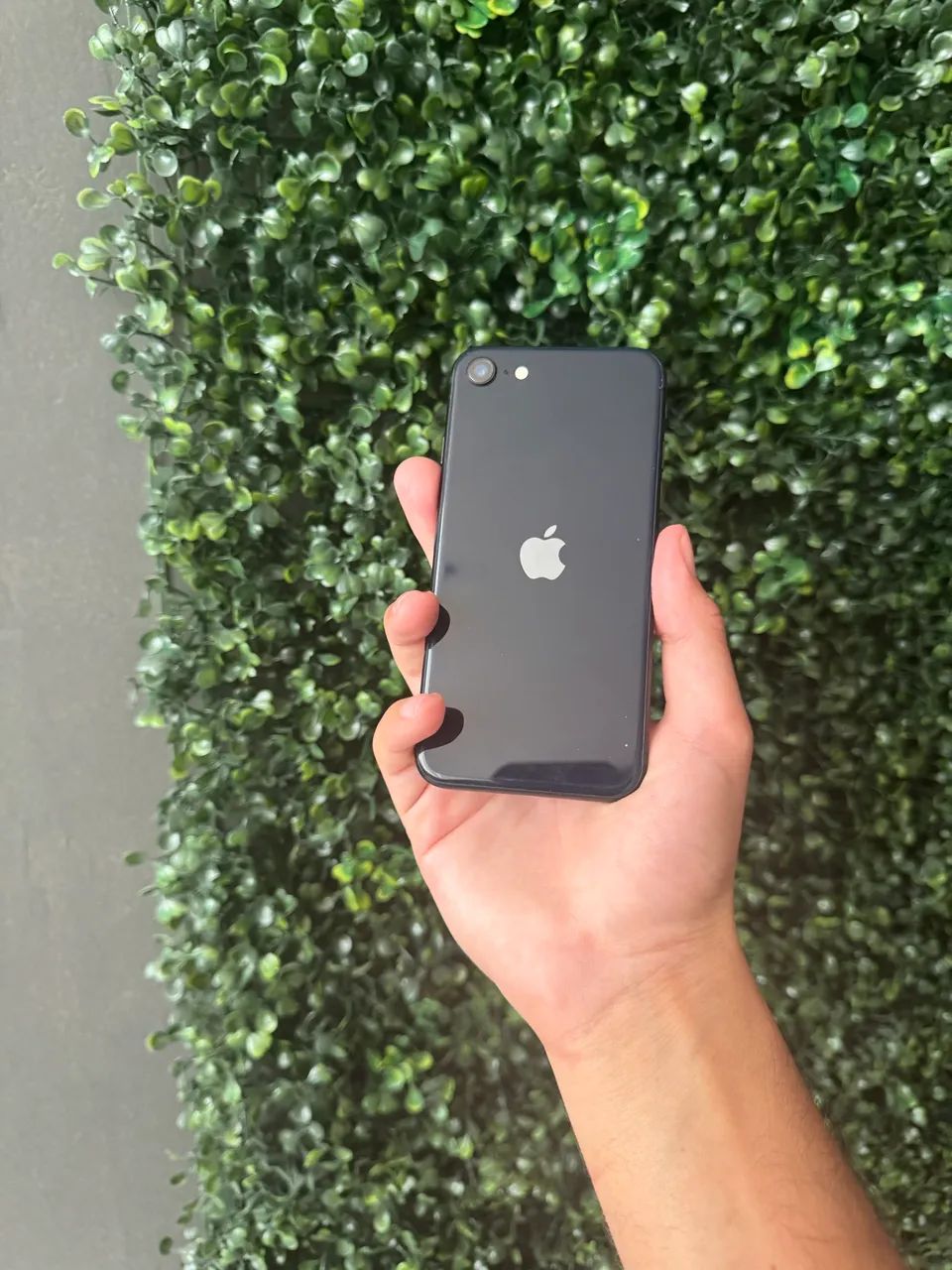 iPhone SE3 64gb - Celulares e Smartphones - Enseada do Suá