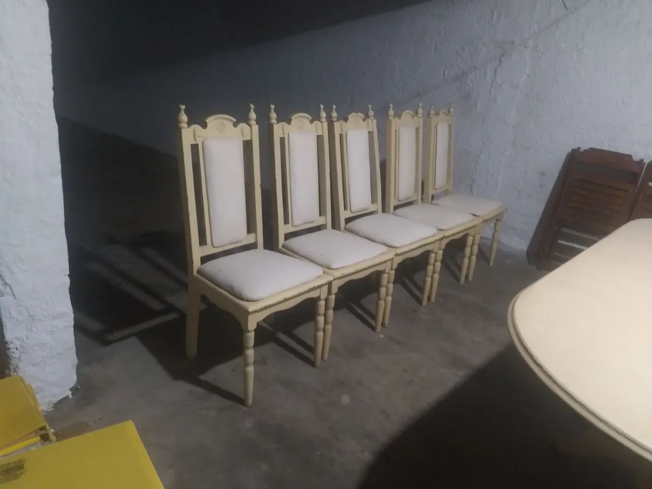Mesa colonial  com cadeiras - Foto 2