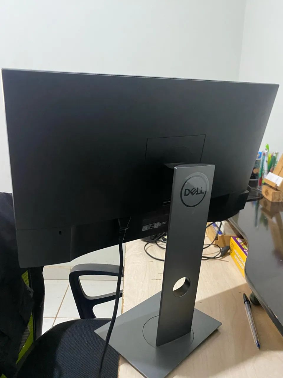 Monitor Dell modelo P2319Hc  - Foto 2