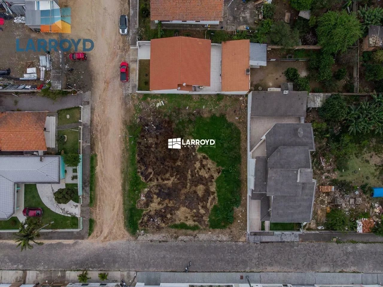 Terreno à venda na esquina com excelente posição solar - Foto 2