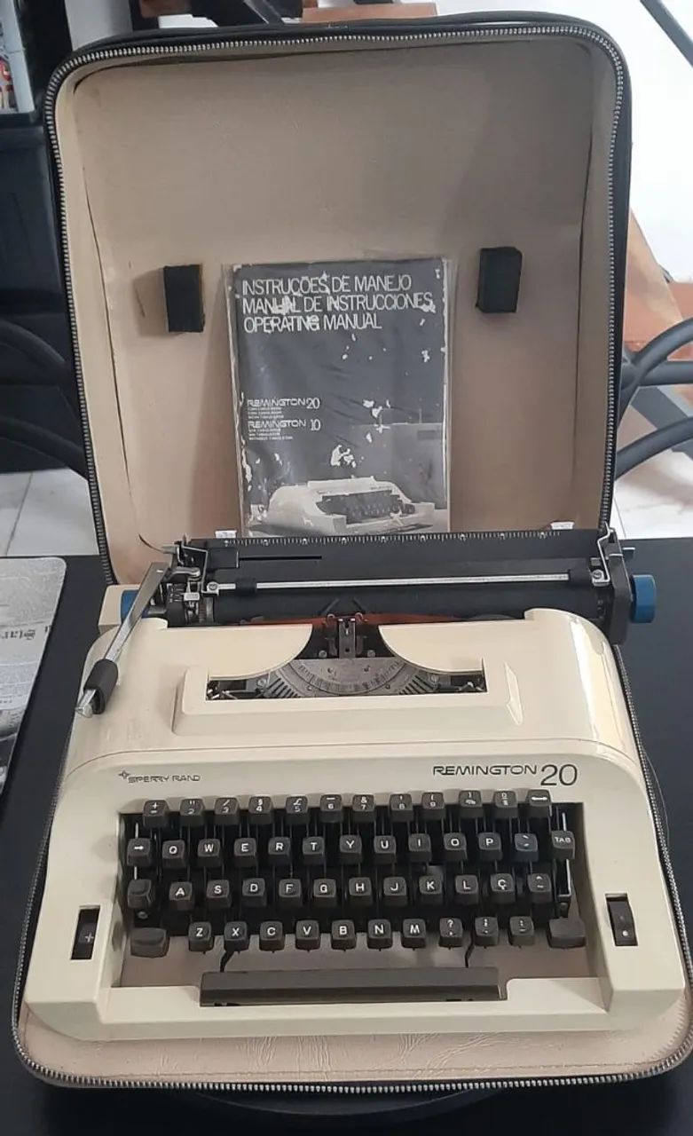 Máquina de escrever - Foto 4