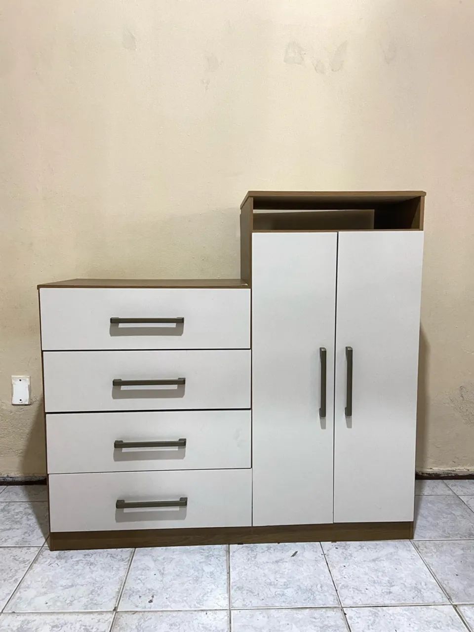 Cômoda Semi Nova