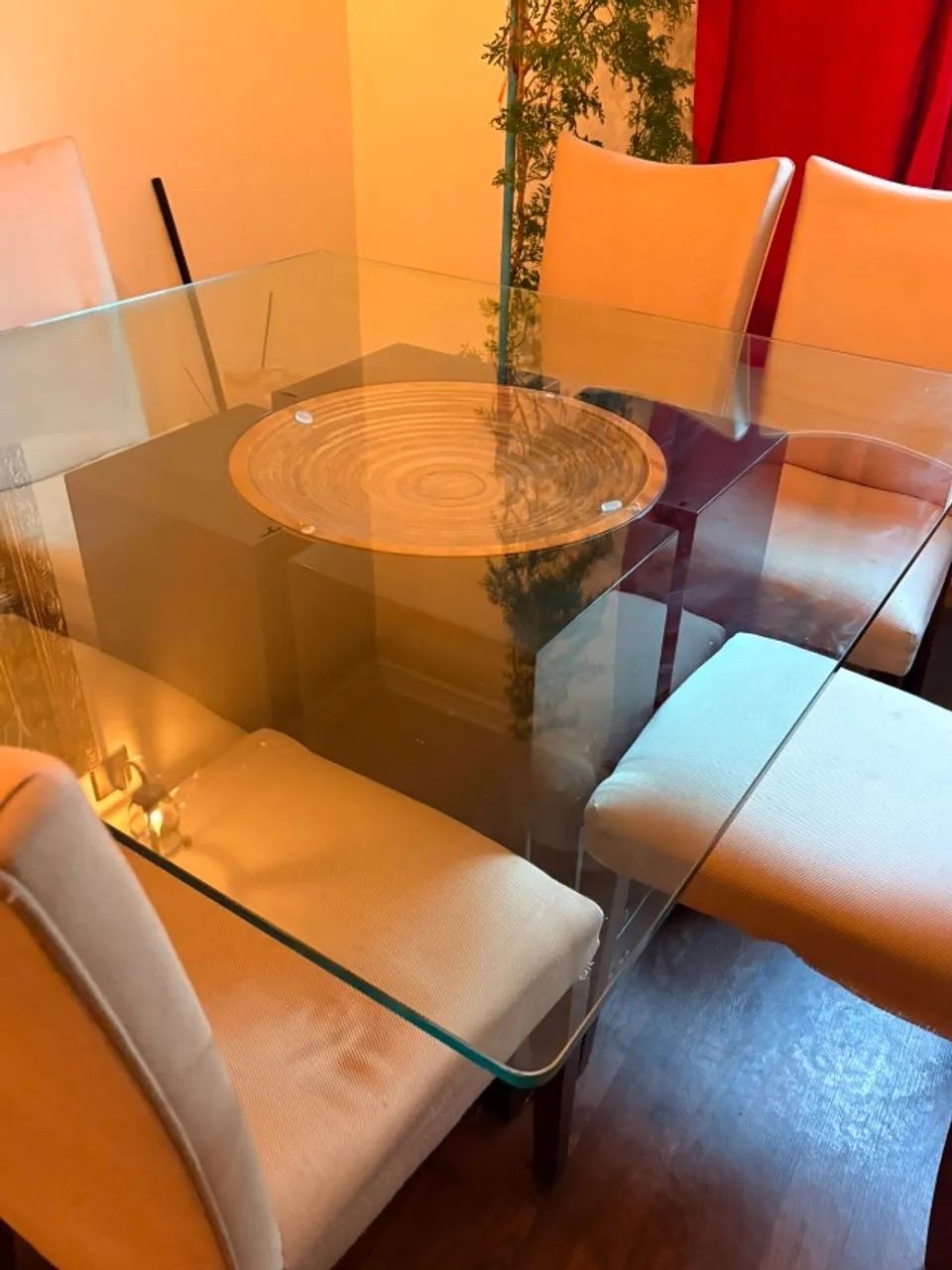 Mesa de jantar quadrada vidro e madeira maciça  - Foto 3