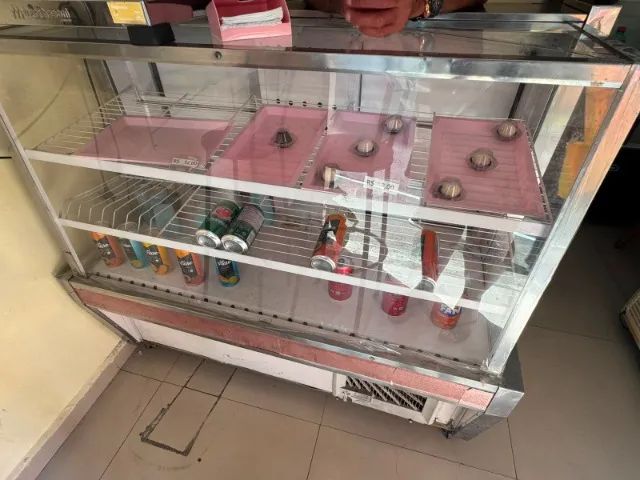 Vitrine Refrigerada Confeitaria