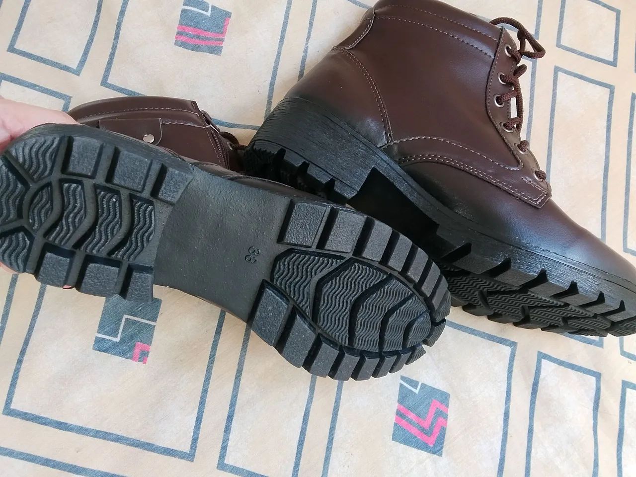 Bota lind íssima! Nunca usada! - Foto 2