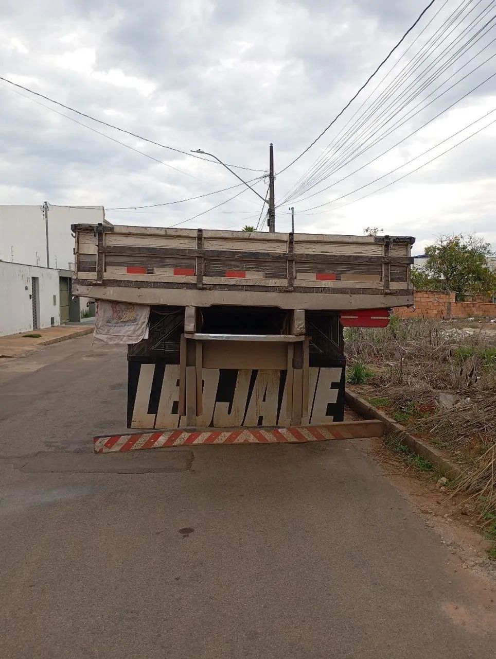 Caminhão Mercedes bens 