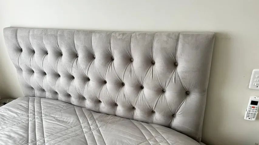 Cabeceira de Cama Queen Capitonê  Suede Cinza