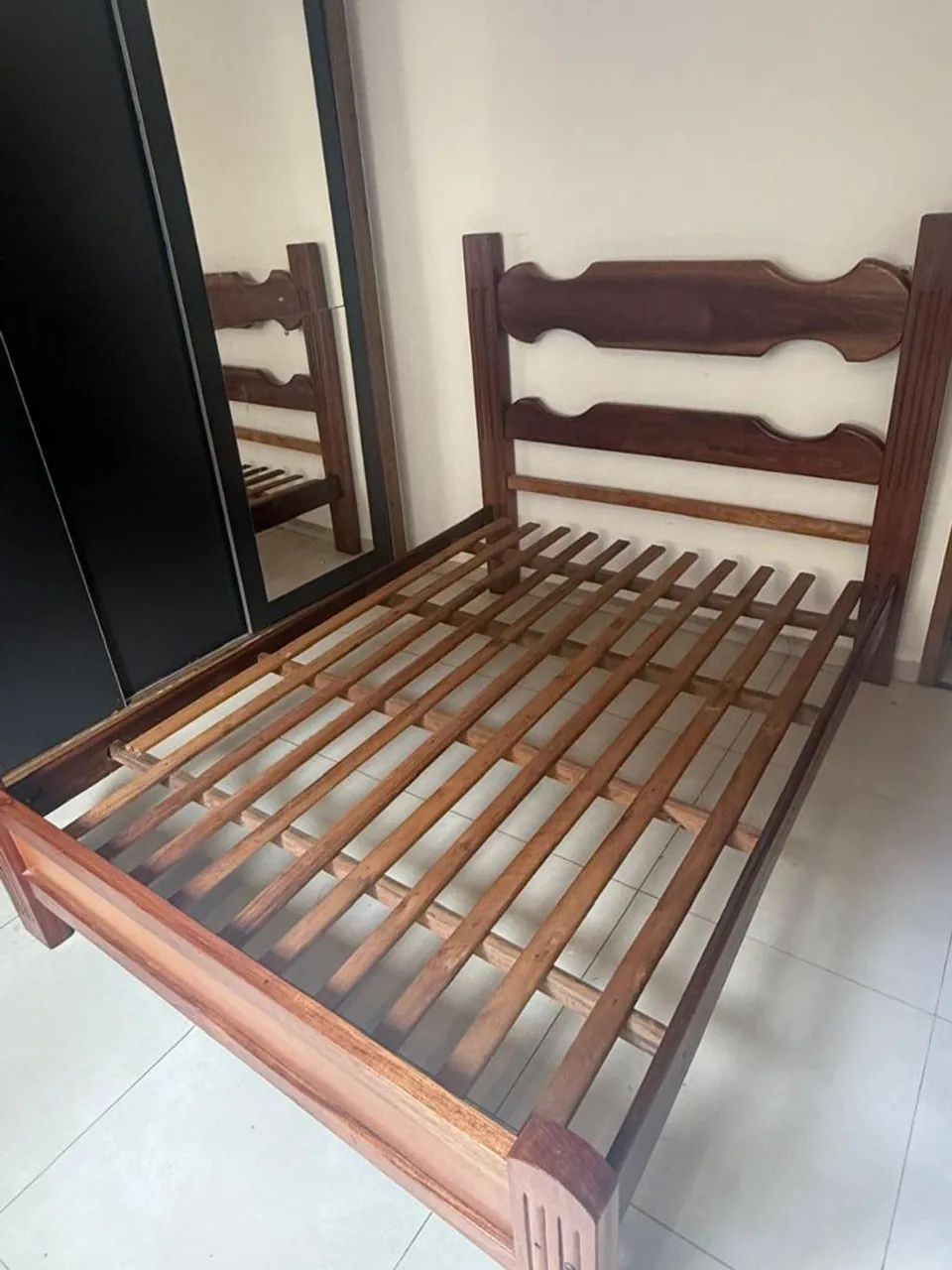 Cama de madeira maciça totalmente original 65576112439811123