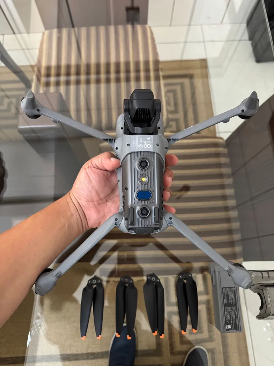 DRONE DJI AIR 3 STANDARD COM TELA - IMPECÁVEL  - Foto 4