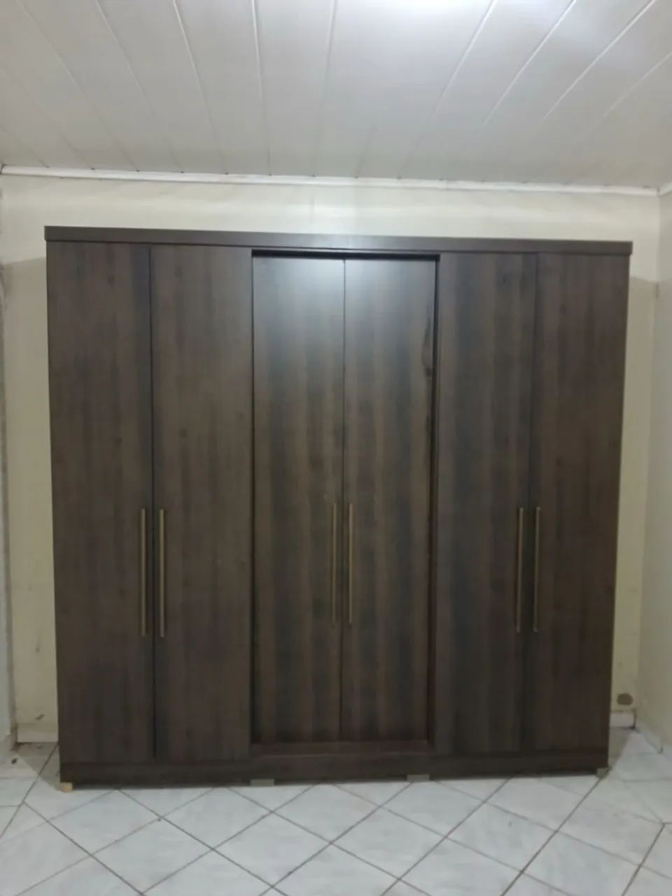 VENDO ESSE GUARDA ROUPA DE CASAL 