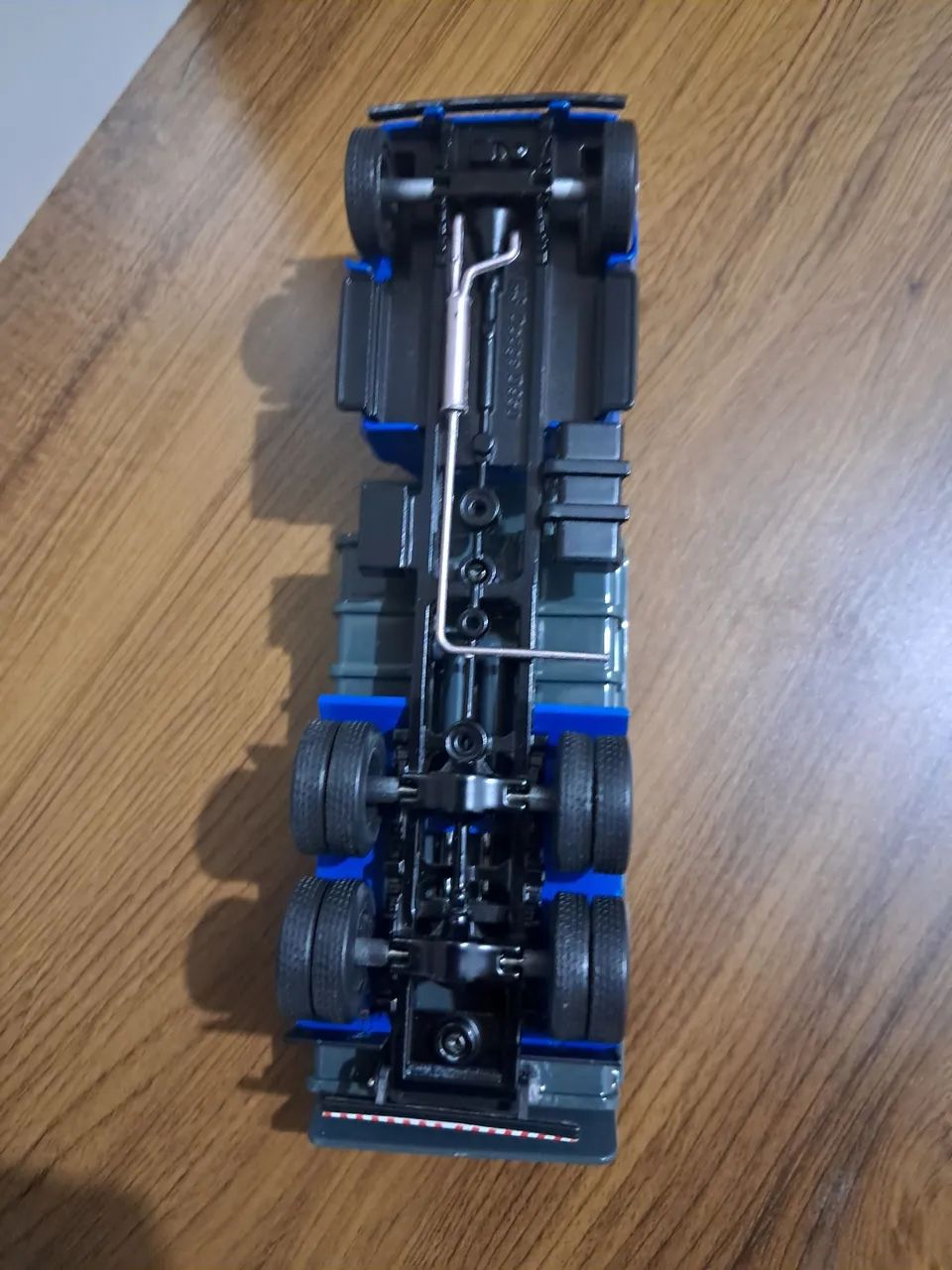 miniatura em escala 1:43 do caminhão Dodge D950 basculante (caçamba) - Foto 5