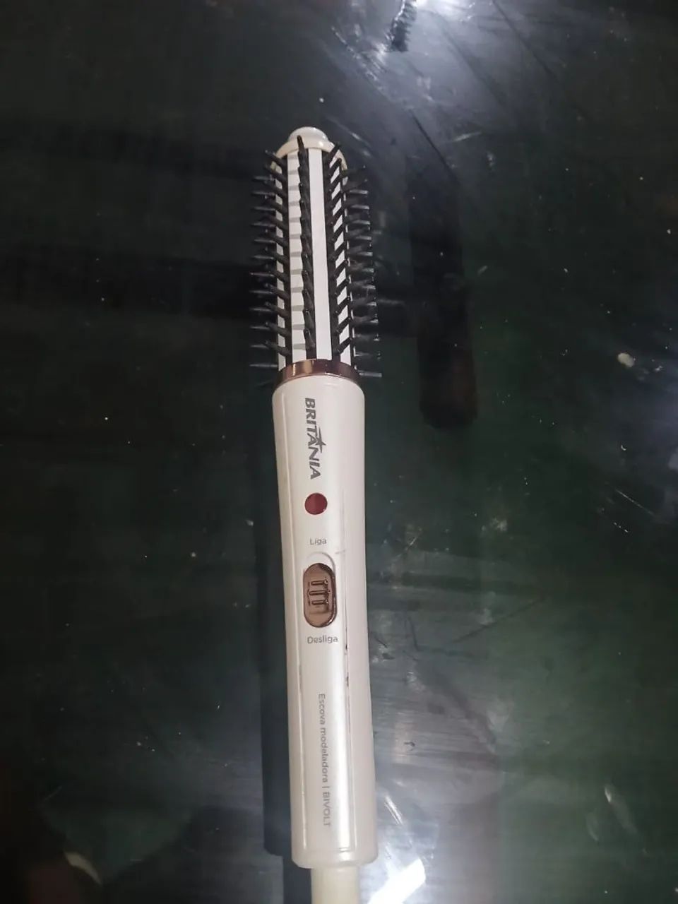 Vendo um escova modeladora 