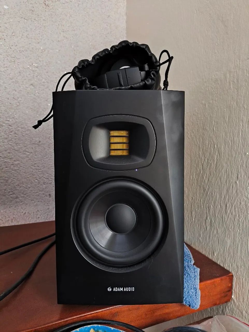 Par de Monitores Adam Audio T5V - Foto 4