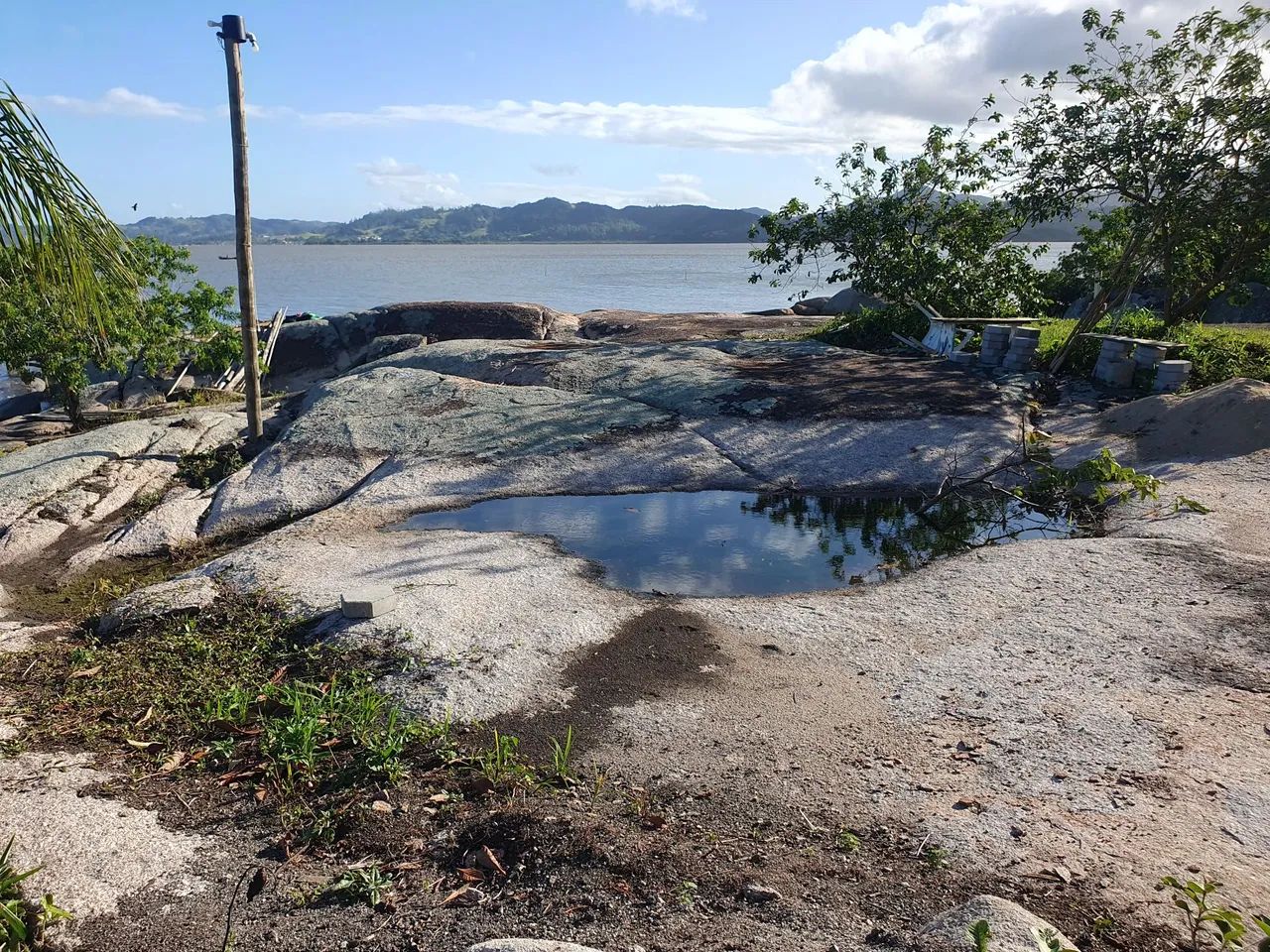 Vendo Casa na beira da lagoa de Imaruí -SC - Foto 4