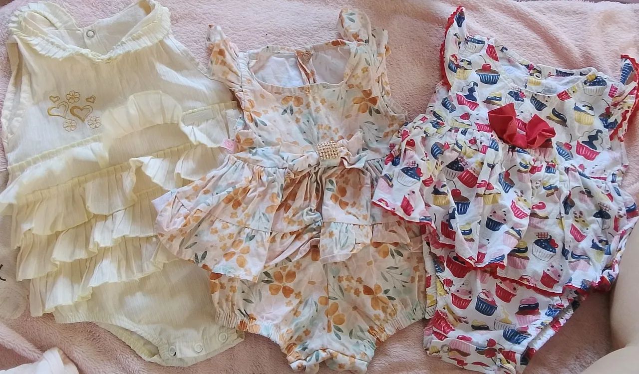 Lotinho de roupas de infantil