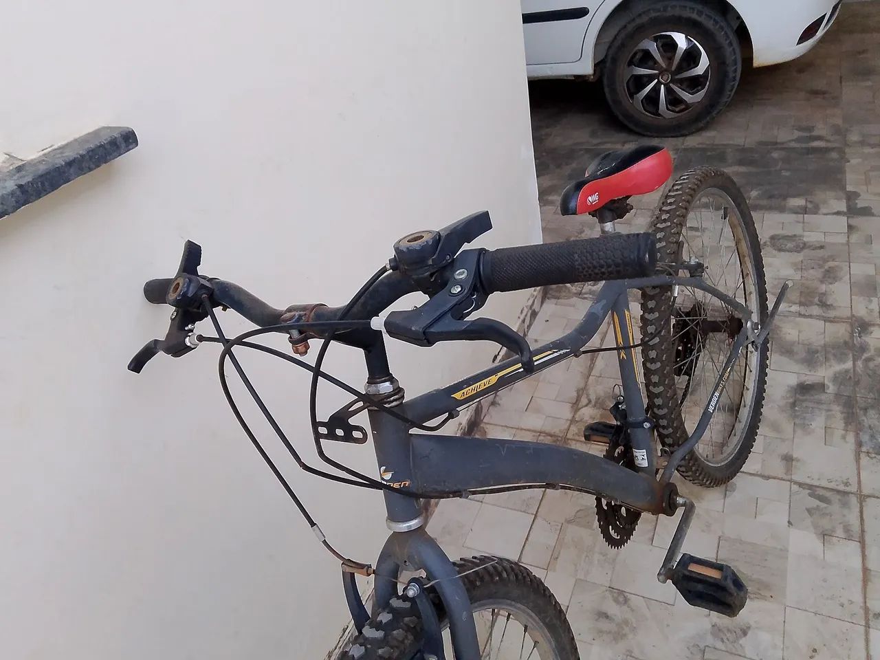 Bicicleta cinza usada - Foto 2