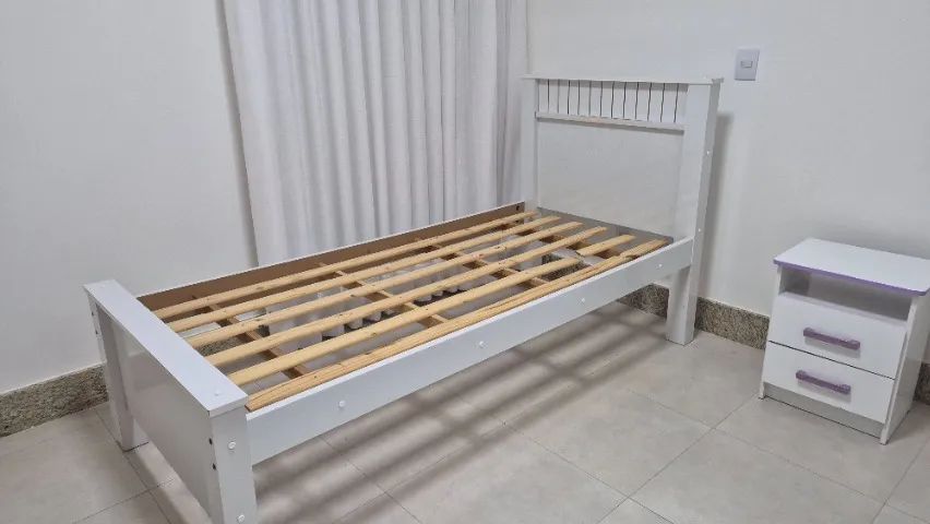 Vendo Guarda Roupa, Cama, Criado e Mesa - Foto 3