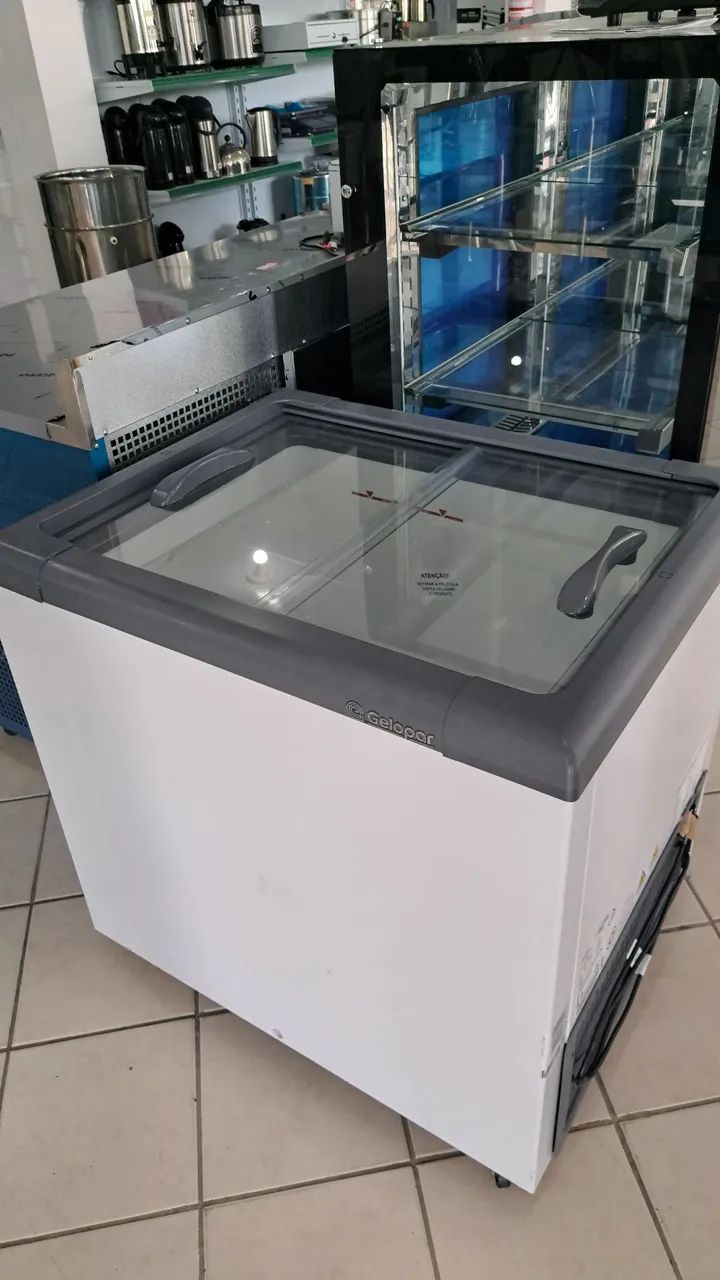 Ac freezer 216lts tampa de vidro Gelopar 
