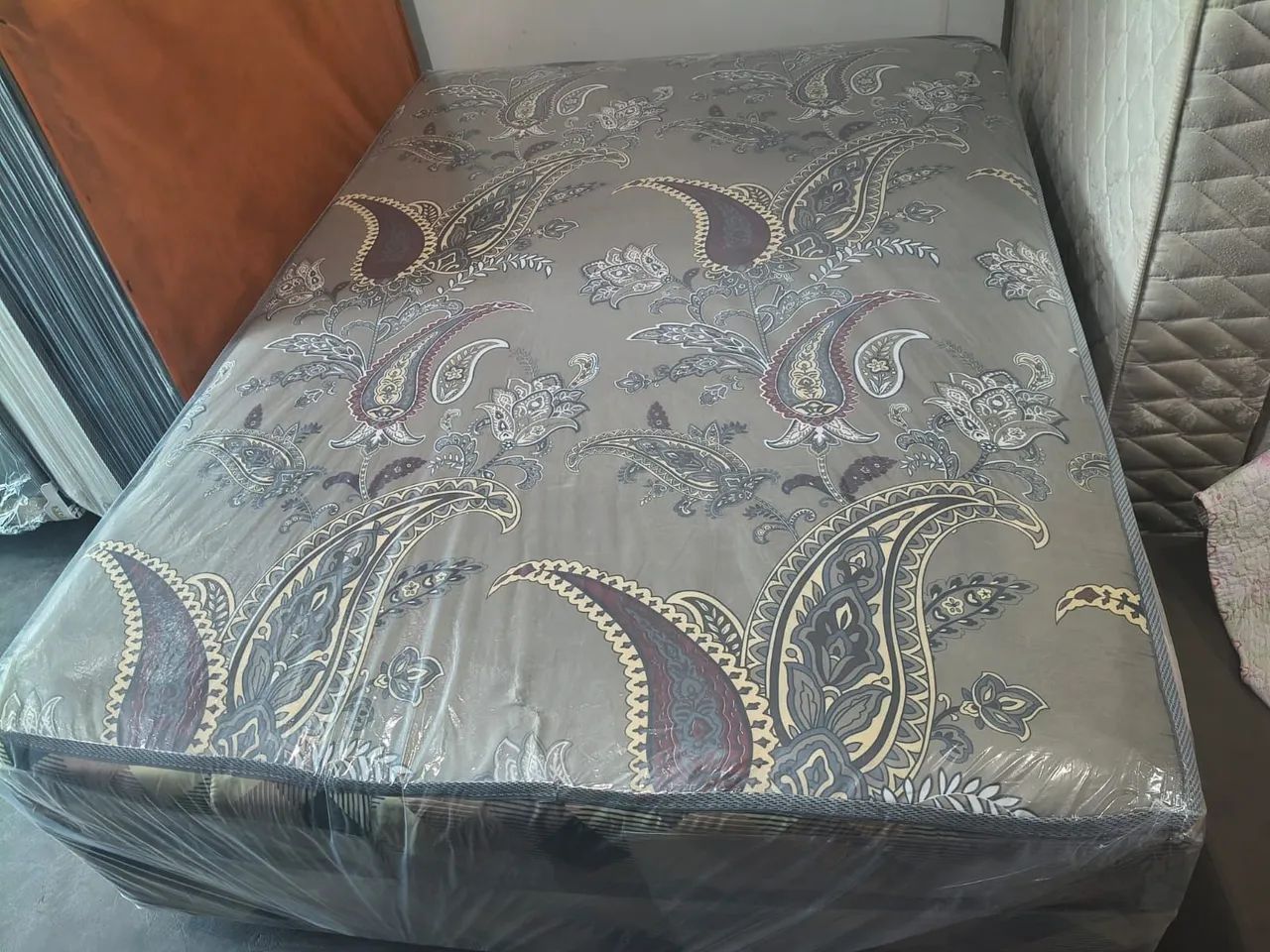 CAMA BOX CASAL DE ESPUMA D28 NOVA R$490 ENTREGA GRÁTIS  - Foto 5