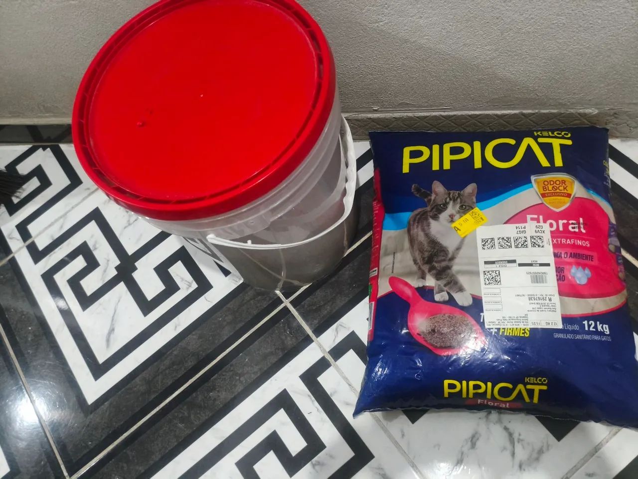 VENDO AREIA DE GATO PIPICAT 12KG