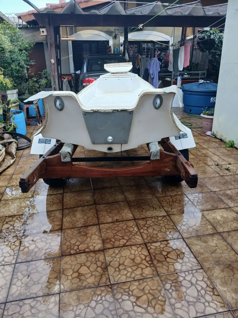 Casco rígido e carreta de entalhe 