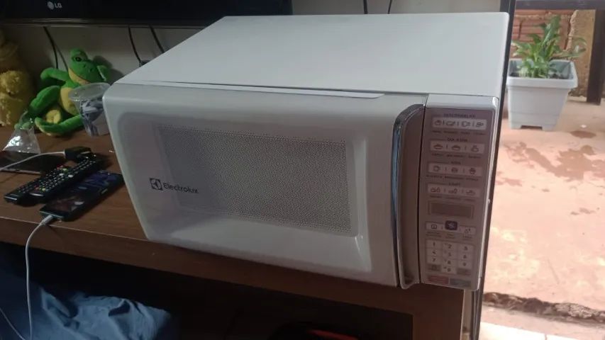 microondas bem conservado entrego  - Foto 2