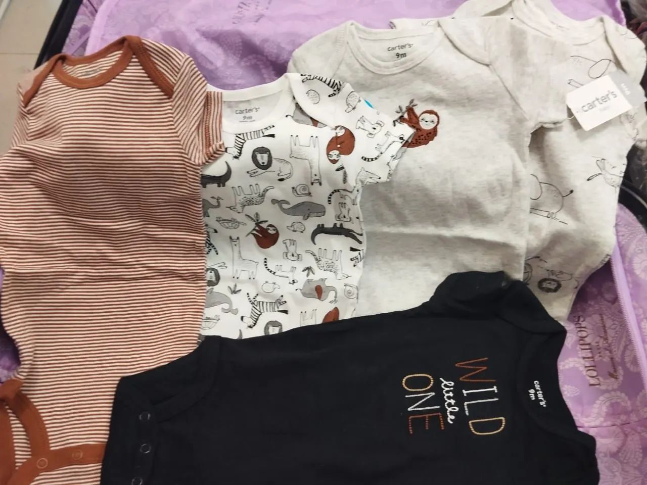 Conjunto 5 bodyes Carter's 9 meses - Foto 2
