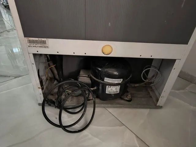 Frigobar 120 litros Midea Funcionando perfeitamente - Foto 5