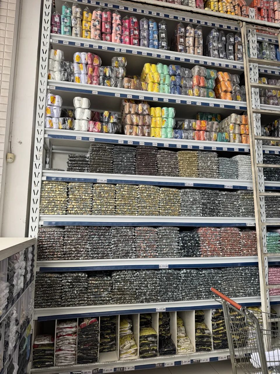 Prateleira e escada de ferro, pra estoque  - Foto 3
